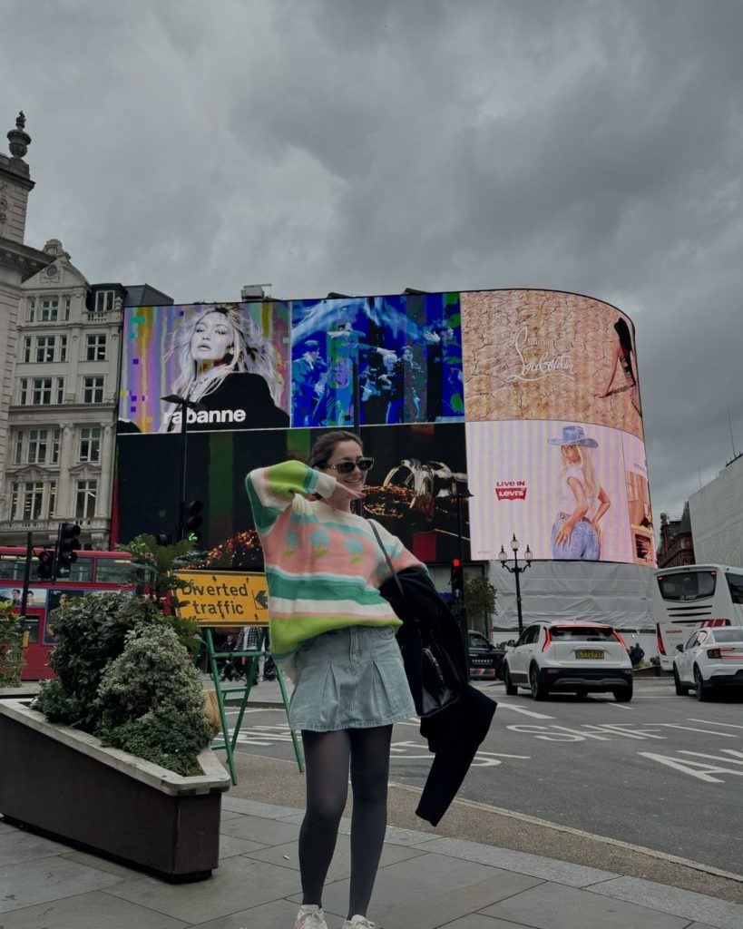 Hania Aamir Stunning Pictures from London