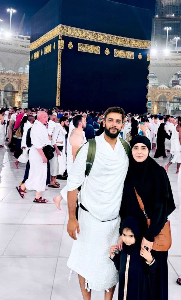 Cricketer Imad Wasim Performed Umrah with Family