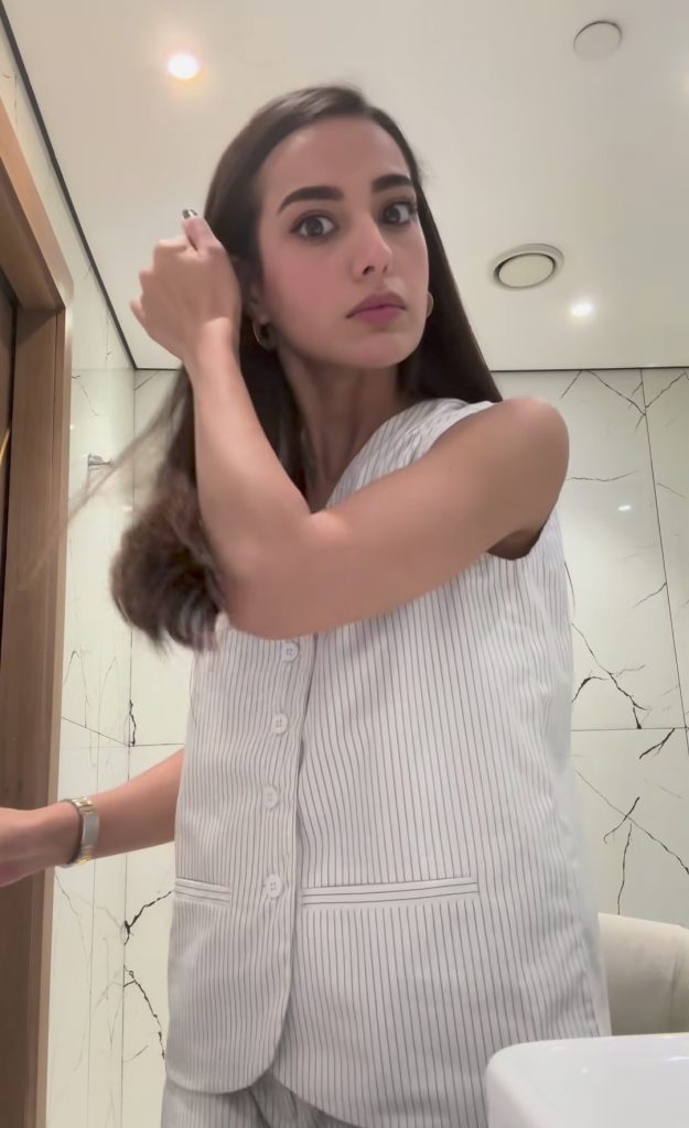 Iqra Aziz Shares Her Go To Make Up Look