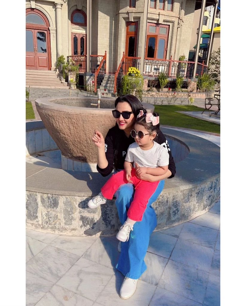 Kiran Tabeir Cute Pictures With Daughter from Murree