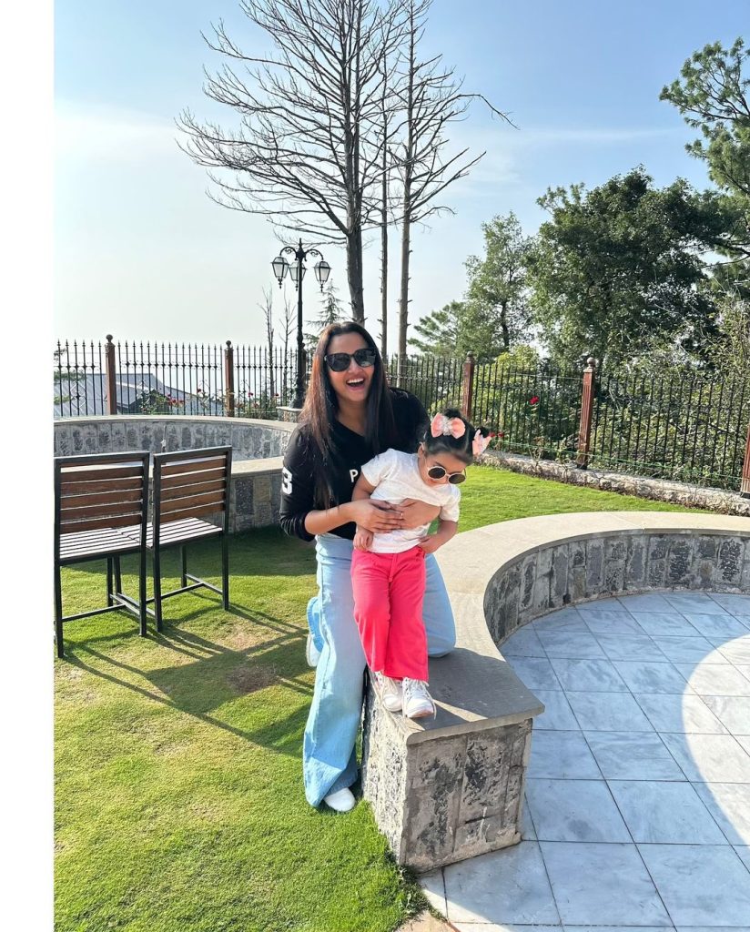 Kiran Tabeir Cute Pictures With Daughter from Murree