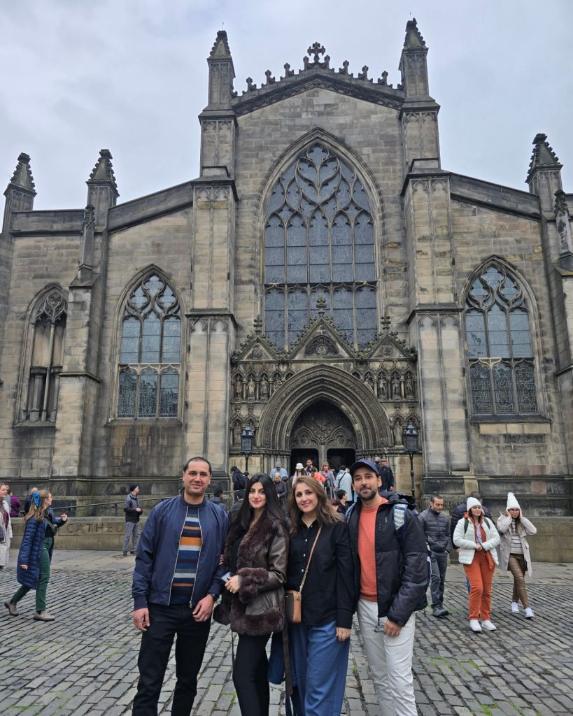 Sami Khan Exploring London With Wife Shanzay Khan