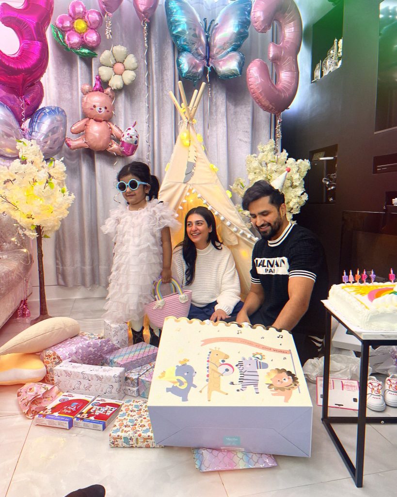 Falak Shabir Gifts Dream Farmhouse To Sarah Khan