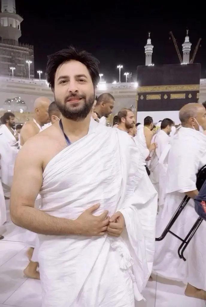 Pakistani Celebrities Who Performed Hajj in 2024