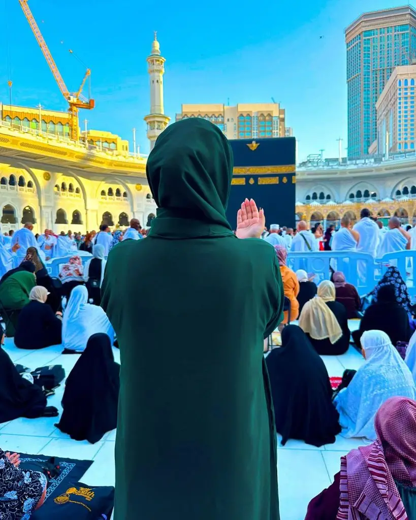 Natasha Lakhani Shares Beautiful Umrah Pictures