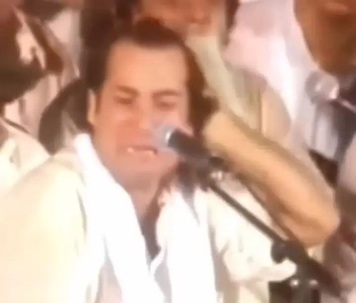 Emotional Video Of Rahat's Qawali After Nusrat Fateh Ali Khan's Death