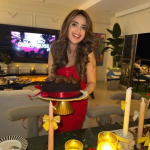 minal-khan-shares-clicks-from-star-studded-christmas-dinner