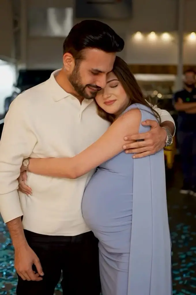 Aymen Saleem's Baby Gender Reveal Video