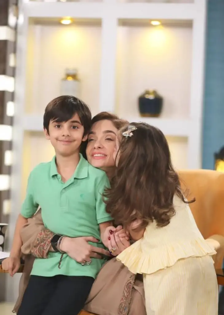 Juggan Kazim Adorable Pictures with Her Kids