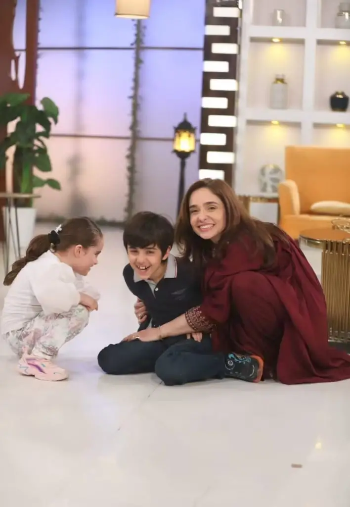 Juggan Kazim Adorable Pictures with Her Kids