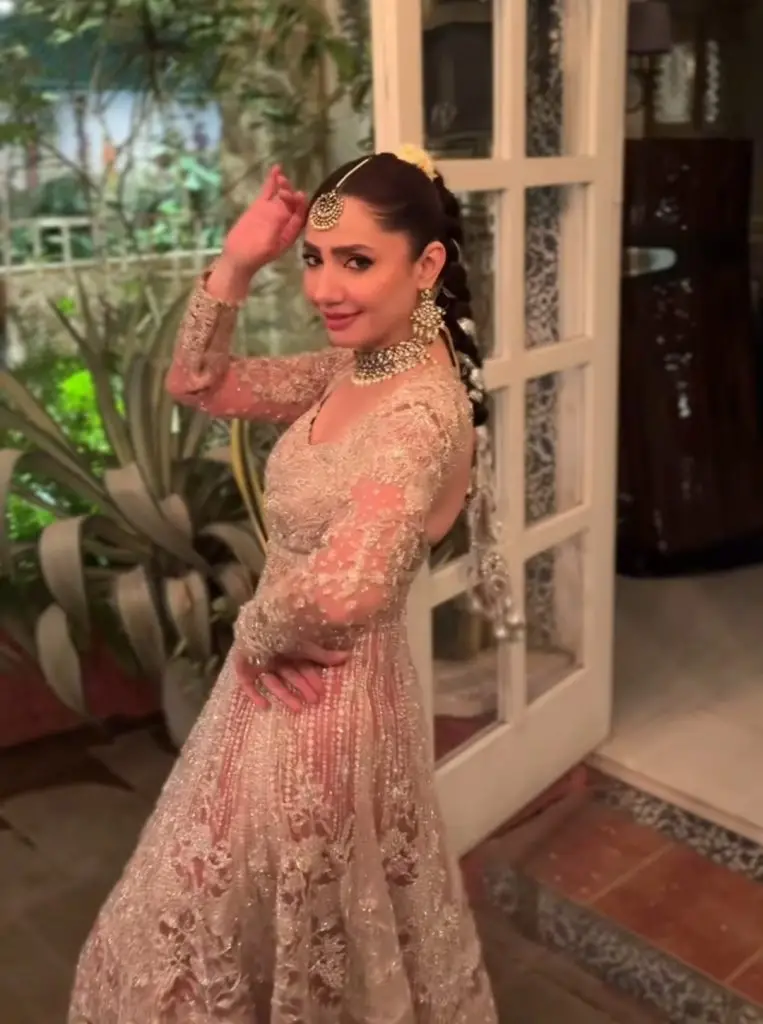 Mahira Khan's Dance Moves Praised By Fans