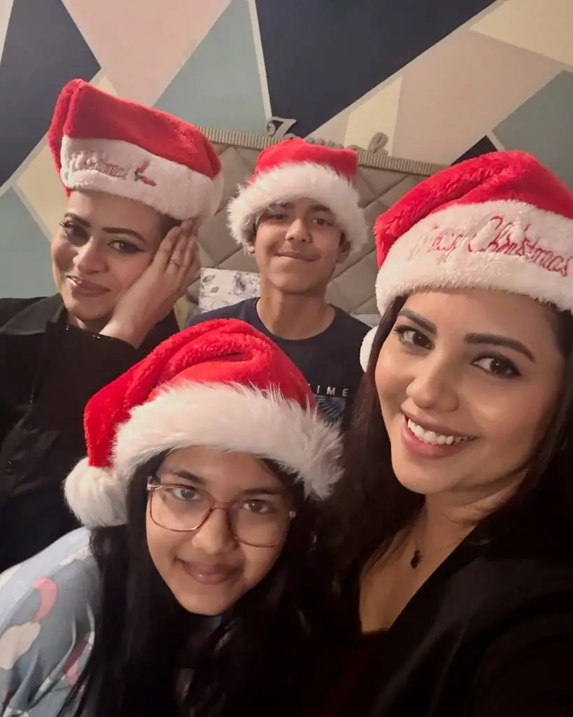 Sunita Marshall Pictures from Christmas Celebration with Family