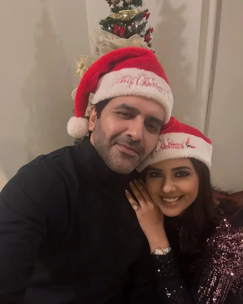 Sunita Marshall Pictures from Christmas Celebration with Family