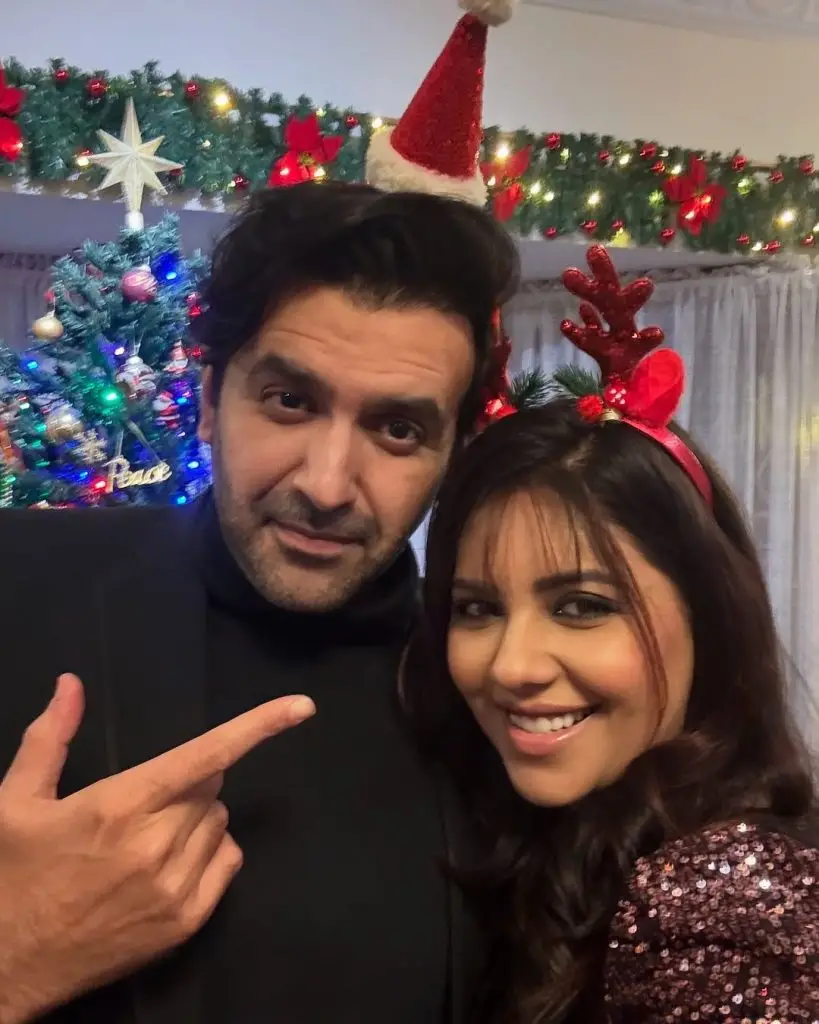 Sunita Marshall Pictures from Christmas Celebration with Family