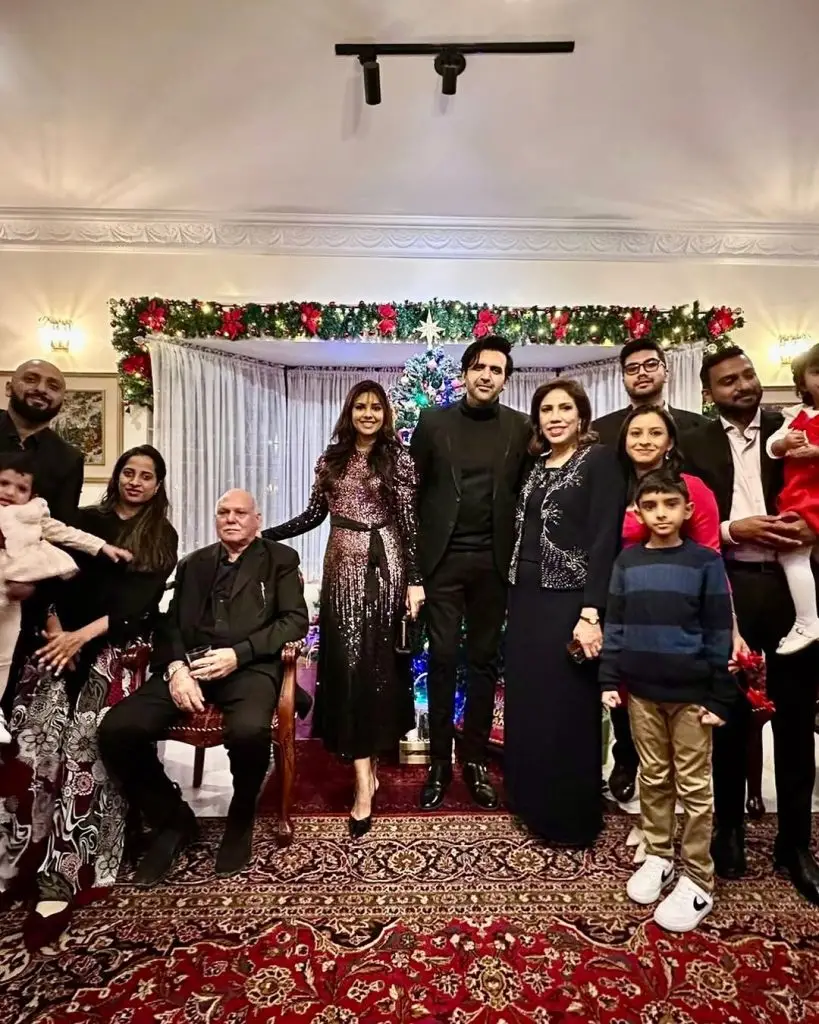 Sunita Marshall Pictures from Christmas Celebration with Family