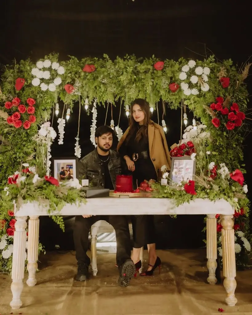 Iqra Kanwal Celebrates Wedding Anniversary In A Romantic Setup