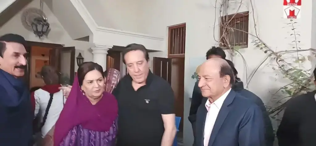 Javed Sheikh Celebrates 50 Years in Industry with Friends