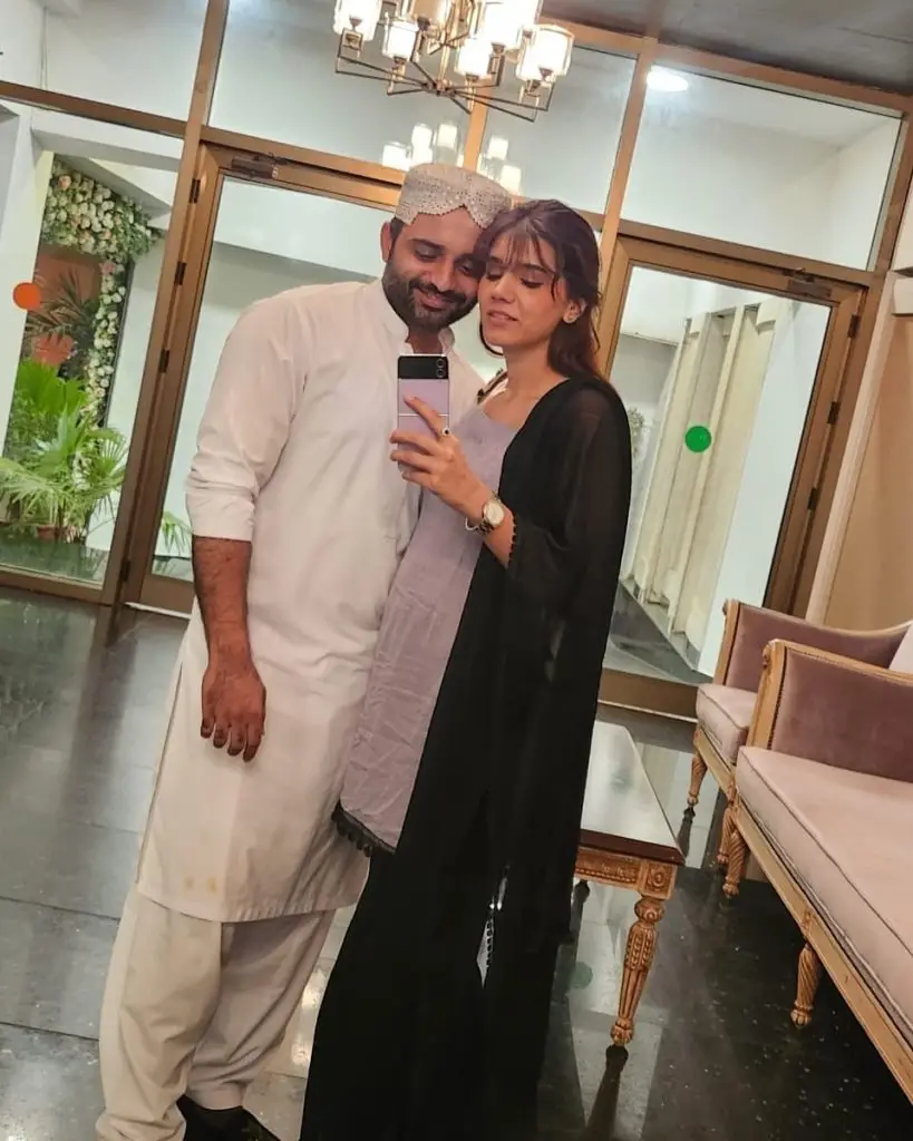 Kiran Ashfaque Hussein Dar Shares Pictures With Husband On Anniversary