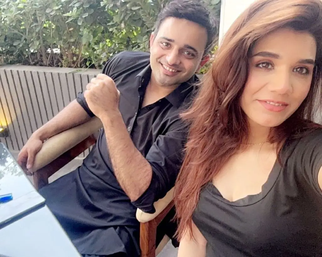 Kiran Ashfaque Hussein Dar Shares Pictures With Husband On Anniversary