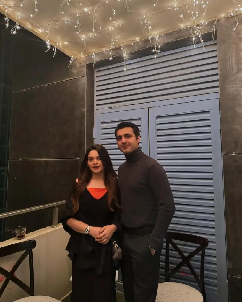 Minal Khan Shares Clicks from Star-Studded Christmas Dinner