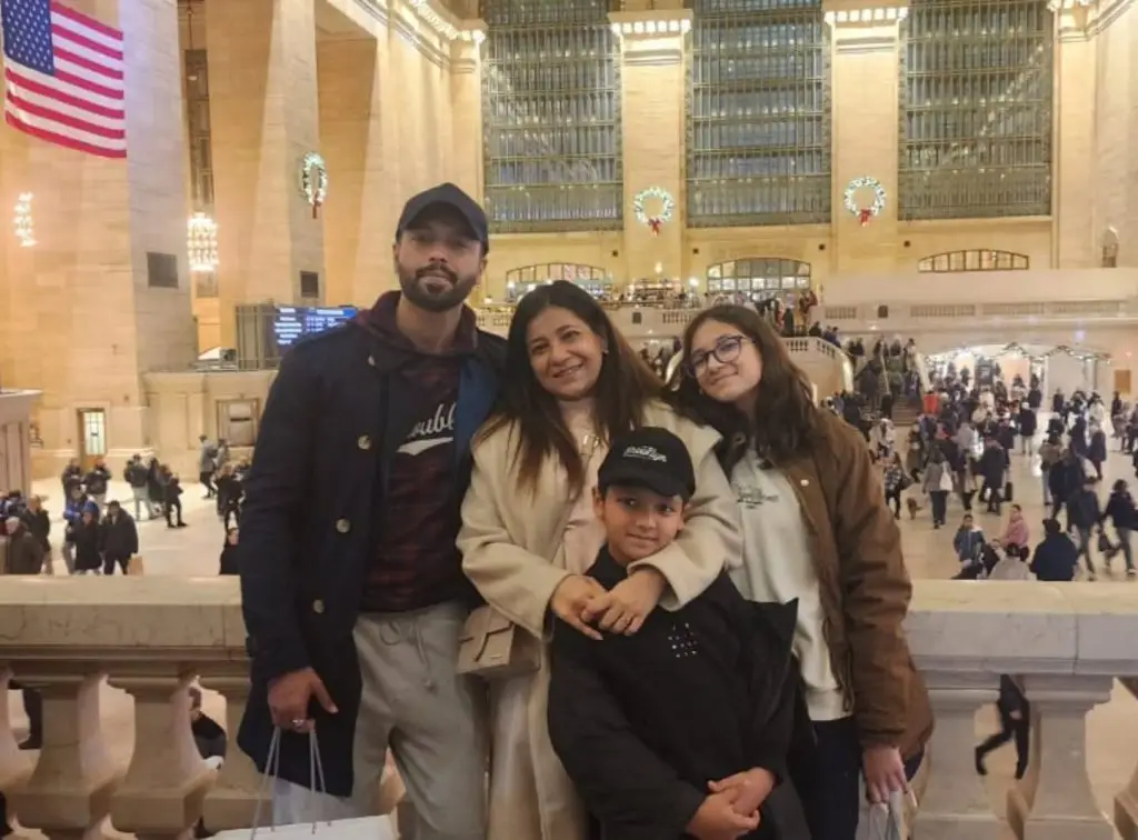 Fahad Mustafa With Family In New York